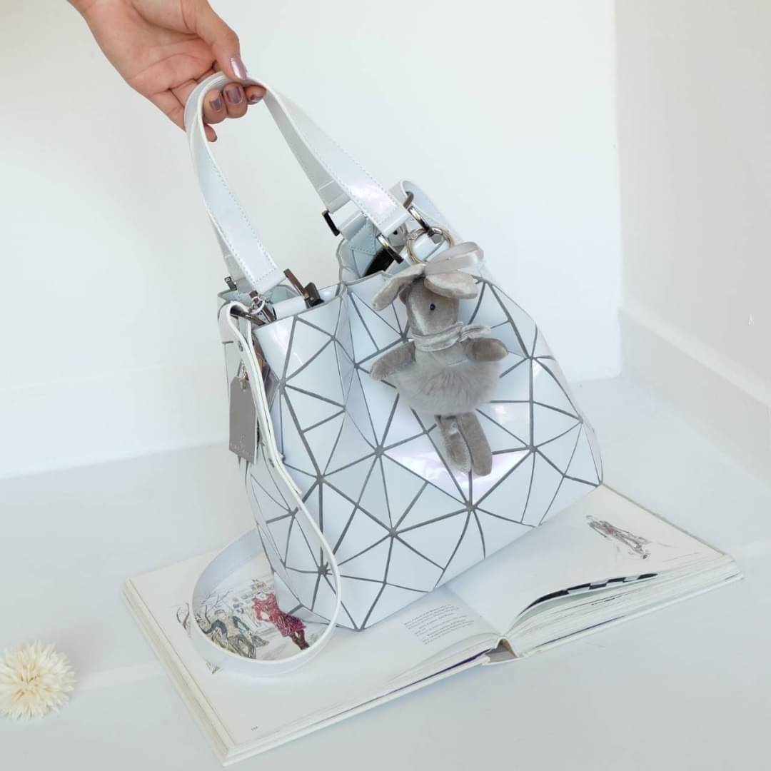 David Jones กระเป๋าสะพายข้างดีไซน์เกร๋มาก สีสวยหรูมาก ขนาดกะลังดีเลย รุ่นขายดี ลาย Limited edition