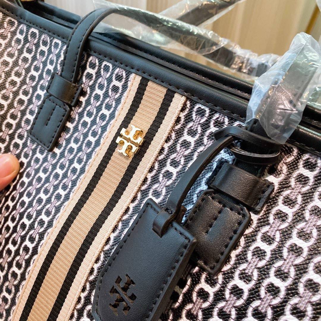 TORY BURCH TOTE BAG กระเป๋าสะพายไหล่ทรงช้อปปิ้ง ทรงคลาสสิค ฮิตตลอดกาล ทรงสวยขนาดกำลังดี