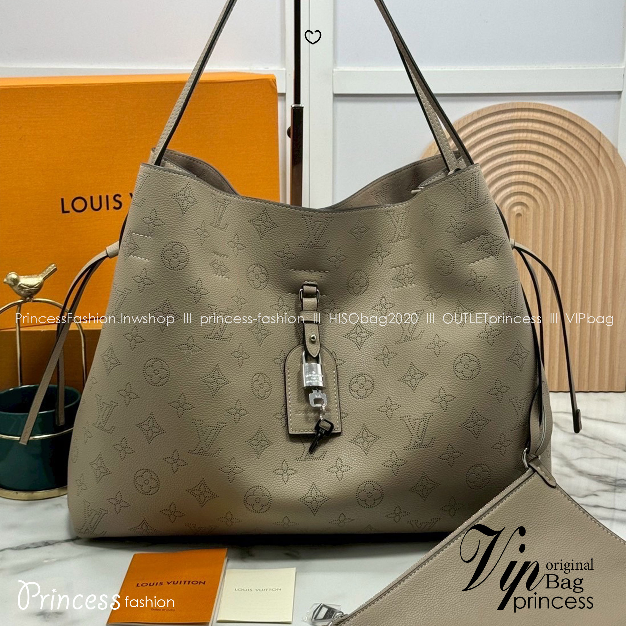 ORI หนังแท้ | LV Boundless Bag กระเป๋าสะพายทรงโท้ทใบใหญ่ ฉลุลายโมโนแกรมเต็มใบ สวยสุดคลาสสิก โทนสีเรียบง่ายใช้งานง่าย หรูหรามีระดับเหนือกาลเวลา