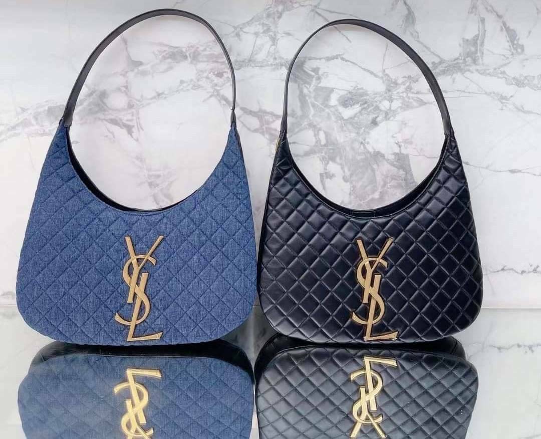 YSL Icare Maxi Shopping Bag In Quilted Lambskin 15" / YSL Icare Maxi Denim กระเป๋าสะพายใบใหญ่ มาพร้อมใบเล็ก หนังบุเย็บลายตาข่าย (Quilted Bag) ดีไซน์โฉบเฉี่ยวกว่าหลายระดับด้วยการประดับฮาร์ดแวร์ทองเหลืองในตัวอักษร Y.S.L สะดุดตา มอบสไตล์เรียบง่ายแต่คลาส