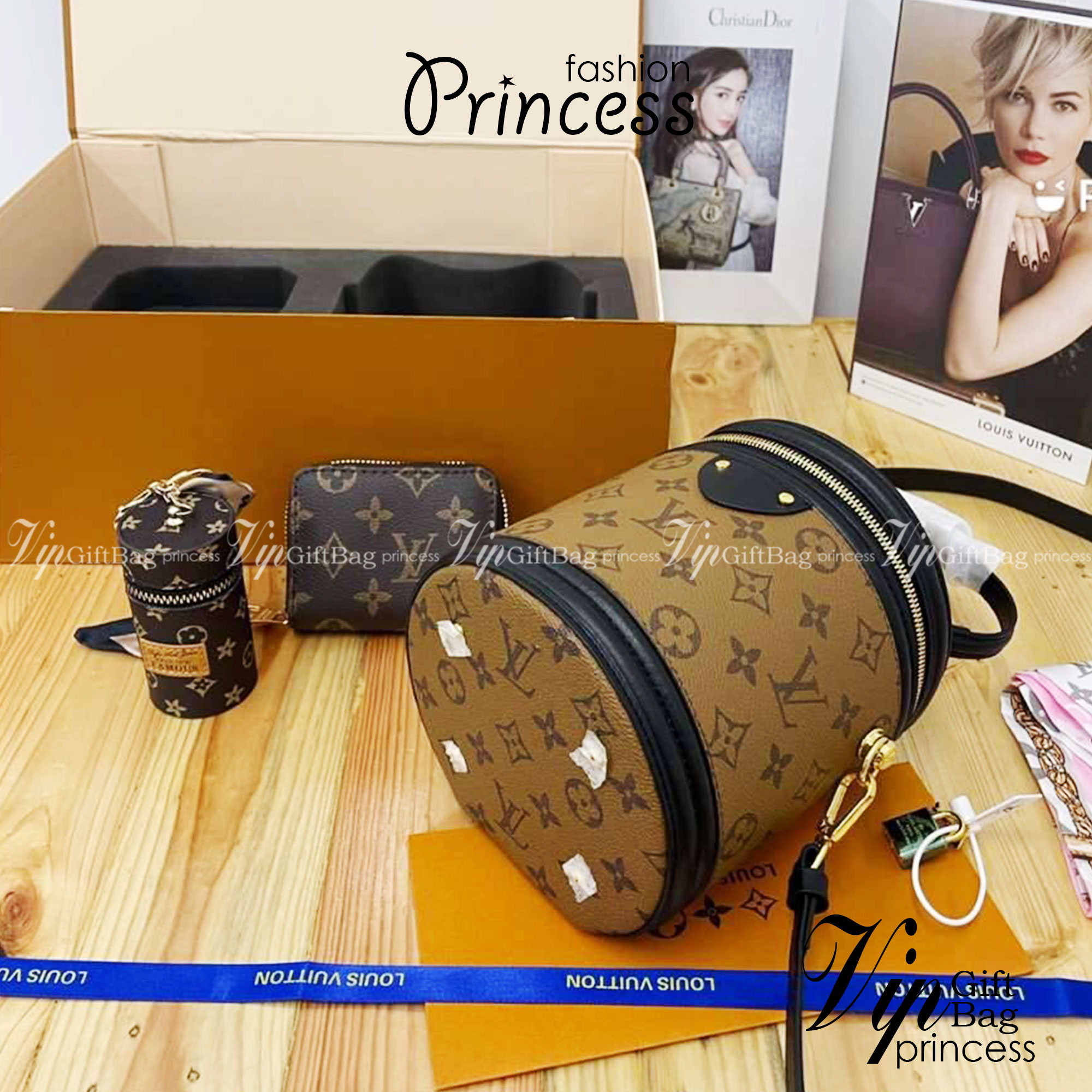 LV CANNES BAG box set ชวนสะสม ที่จับเอารุ่นยอดฮิต มามิกซ์รวมกับไอเท็มสุดคุ้มของมันต้องมี!! จัดเรียงให้อยู่ในกล่องสุดหรู ไม่ว่าจะตัวกระเป๋า กระเป๋าสตางค์ กระเป๋าจิ๋ว ใบไหนๆก็นำมาใช้งานได้จริง คุ้มค่ามากๆ แถมฟรี! ริบบิ้นลายลิมิเต็ด รวมรวบไว้ให้ได้สะสมกันพร้