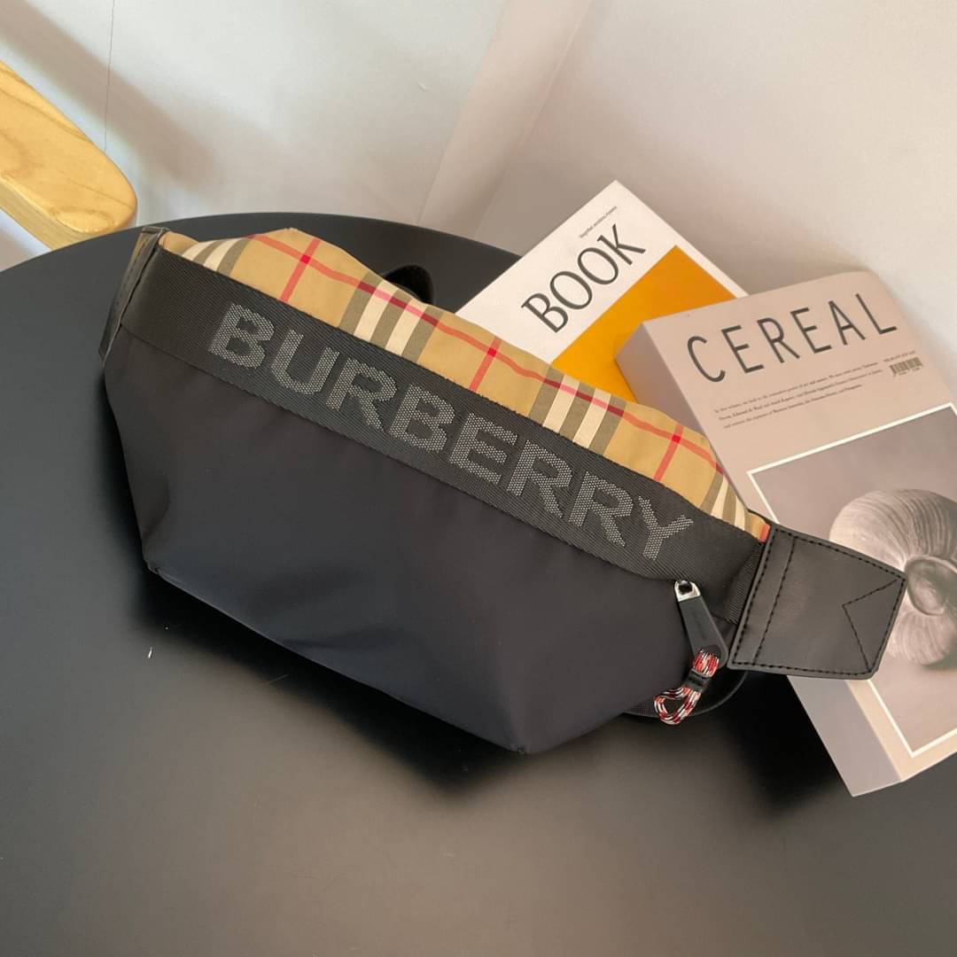 Burberry Vintage Check Sonny Belt Bag รุ่นใหม่ล่าสุด! BURBERRY FRAGRANCES BELT BAG วัสดุ100%POLYAMIDE (Nylon & Canvas)ทกระเป๋าคาดเอว คาดอกแบบ UNISEX ใช้ได้ทุกเพศ ลายวินเทจ