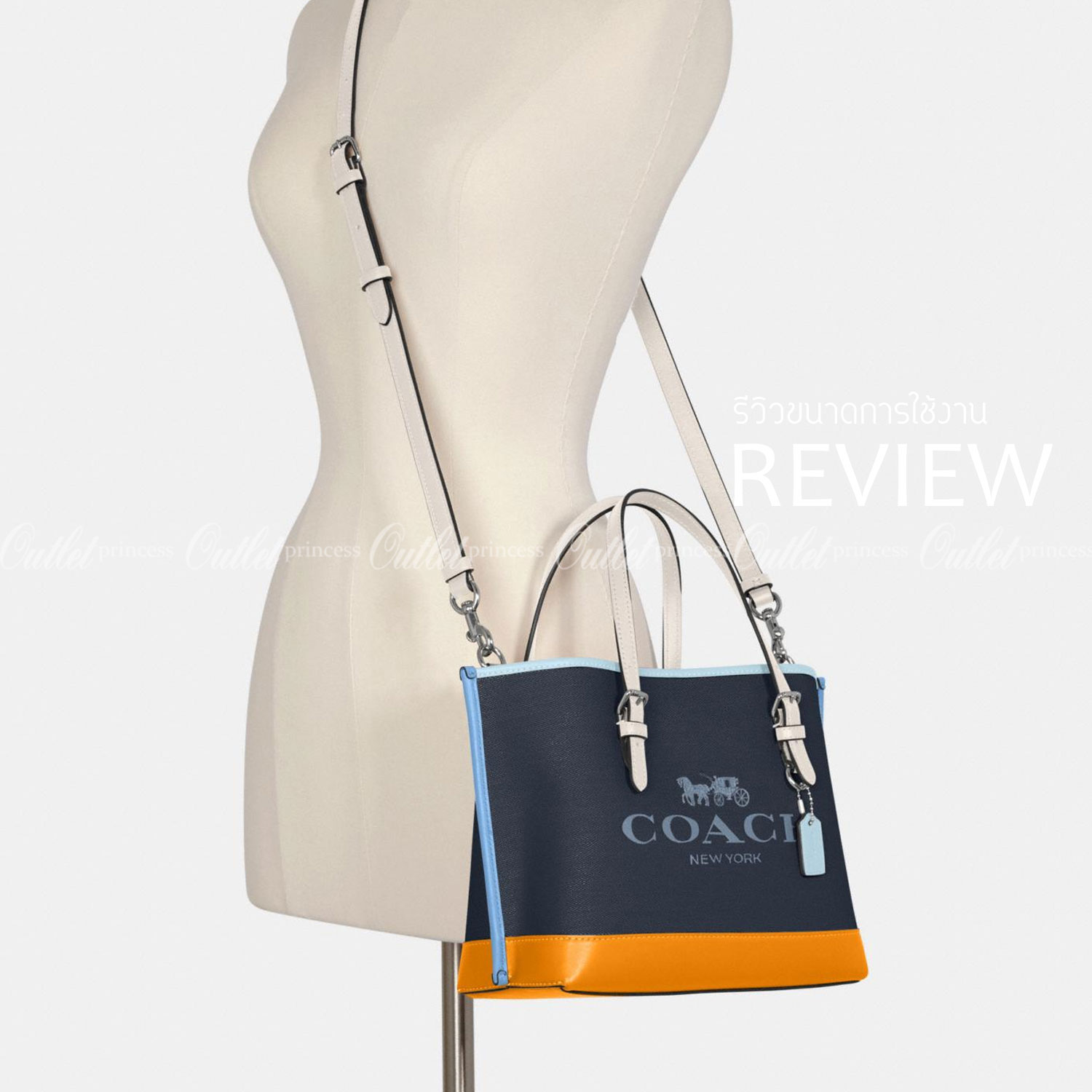 COACH C4085 MOLLIE TOTE 25 IN COLORBLOCK กระเป๋าทรงโท้ทยอดฮิต ขนาดมินิไซส์ ดีไซน์สวยคมทุกรุ่น!! ตกแต่งซิกเนเจอร์ถักทออยู่บนผ้าแคนวาส ดูโดดเด่น ภายในเป็นช่องโล่ง มีช่องซิปกลางใส่ของได้ ขนาดกำลังดีแบบใส่ของได้ครบครัน มาพร้อมสายสะพายข้าง หรือจะถือคล้องแขนเก๋