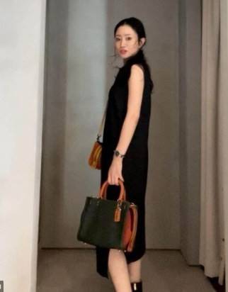 สวยตามซุปตาร์ตัวแม่กันเลยจร้า! COACH ROGUE 25 IN COLORBLOCK((C5575)) 📣พร้อมส่งที่ไทย บอกเลยหลงรักในคุณภาพของหนังแน่นอน! สวยไปกับงานคุณภาพ กระเป๋าหิ้ว//สะพายไหล่//สะพายข้างได้ ทำจากหนังชั้นดีที่สุด จะมีความนิ่มและพองตัวได้สวยงาม ตัดขอบหนังกลับด้านข