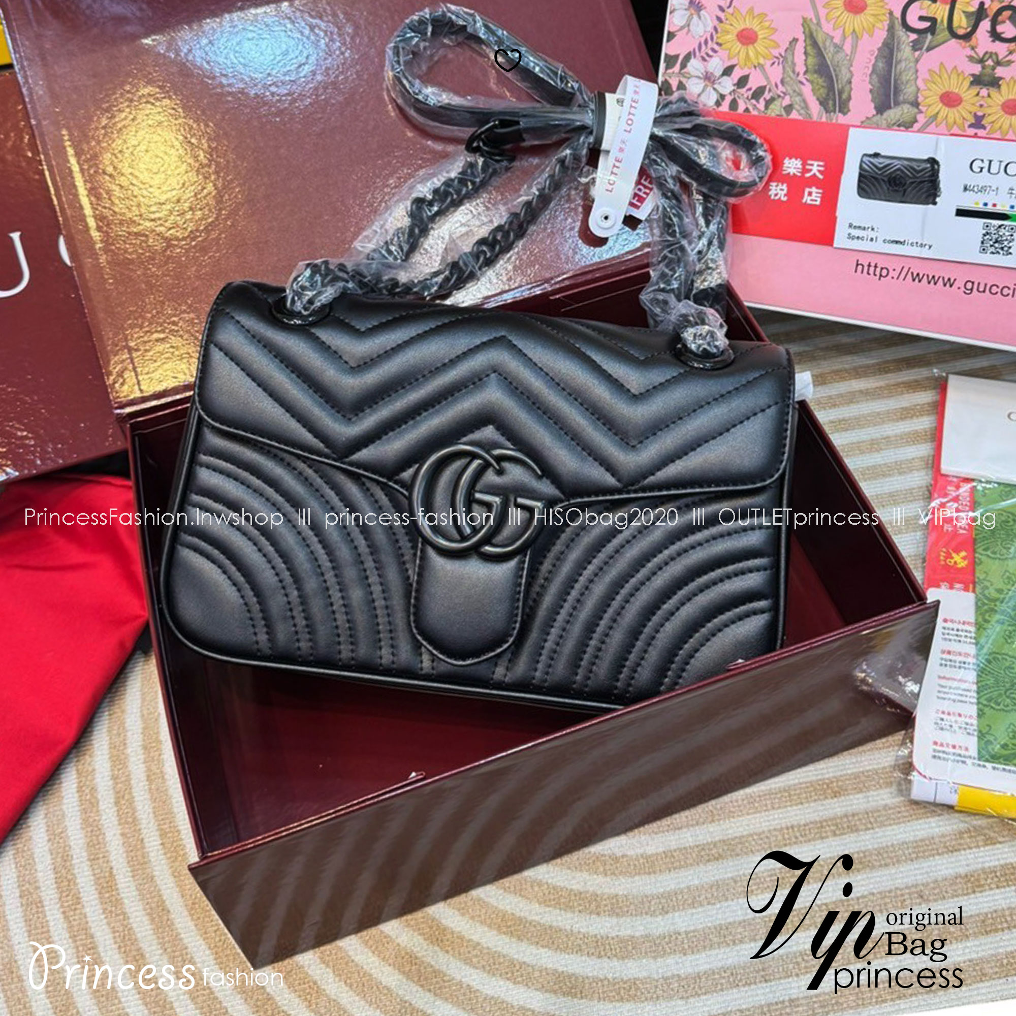 GUCCI GG Marmont medium shoulder bag 🖤 กระเป๋าสะพายข้างรุ่นคลาสสิค ดีไซน์ใหม่ อะไหล่ดำ สะพายขับผิว ดูแพง อัพลุคได้สบายๆ เปิด-ปิดด้วยตัวกดล็อคแน่นหนา ด้านหลังดีไซน์รูปหัวใจ