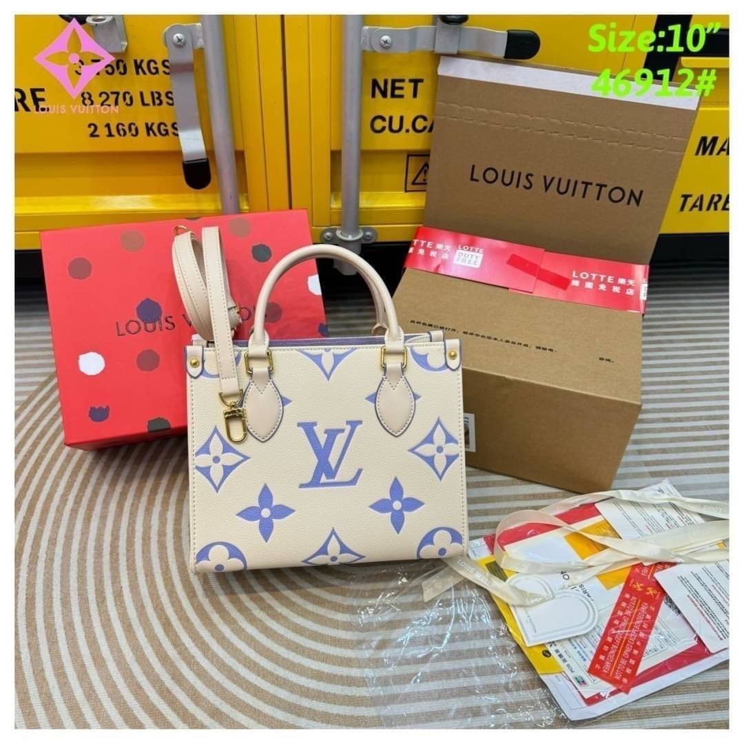 LV OnTheGo PM Bicolor Monogram Empreinte Leather tote bag กระเป๋าทรงโท้ทสีใหม่สวยหวาน โทนพาสเทลให้ความรู้สึกสดชื่นผ่อนคลาย เสมือนสายลมเย็นๆ ในวันต้นฤดูใบไม้ผลิ ที่ใครเห็นต้องเป็นหลงรัก ใช้งานได้ไม่มีเบื่อ