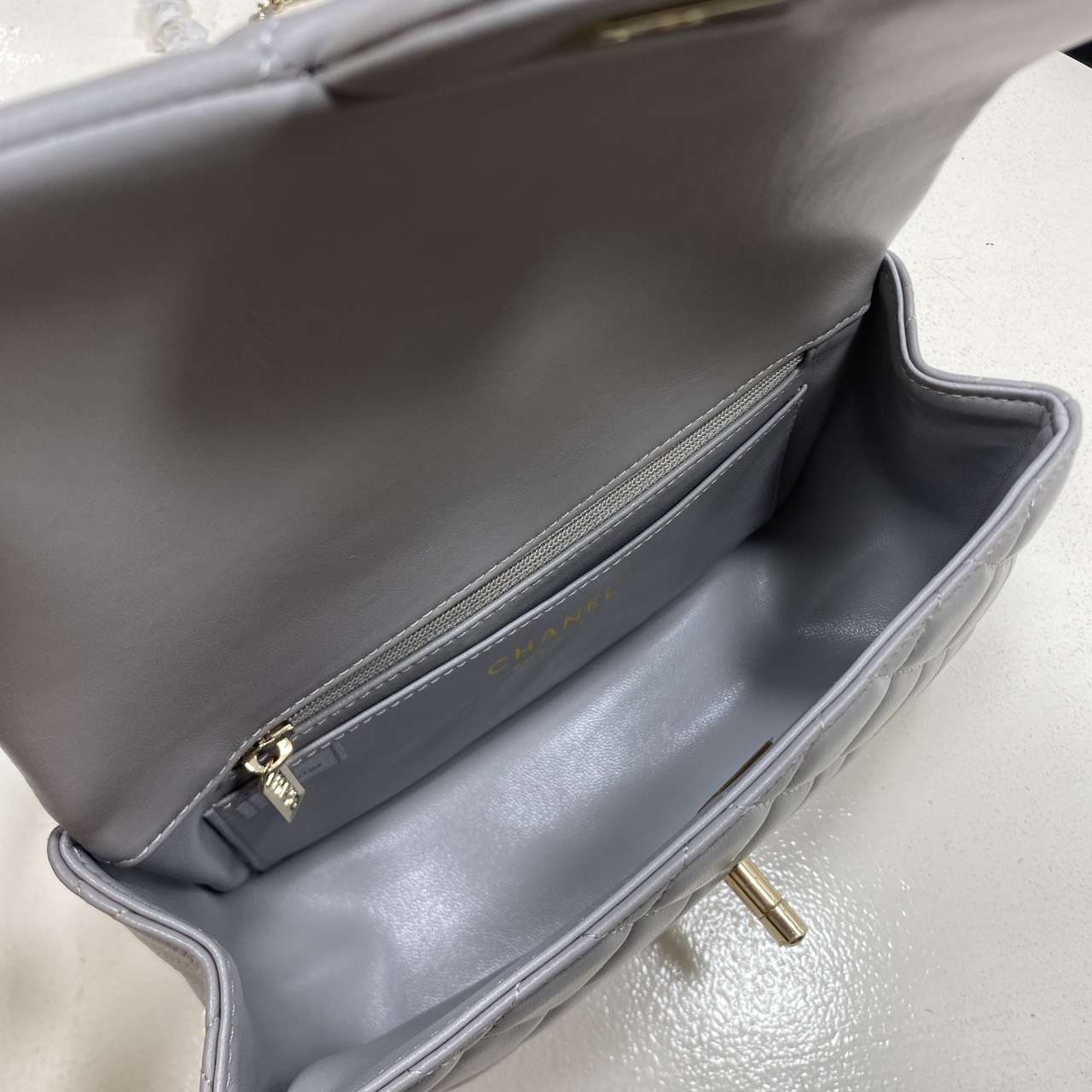 ORI หนังแท้ | CHANEL Classic Flap Bag TopHandle 20cm กระเป๋าสะพายคคลาสสิกพร้อมหูจับ หรูหราระดับตำนาน สวยงามเหนือกาลเวลา