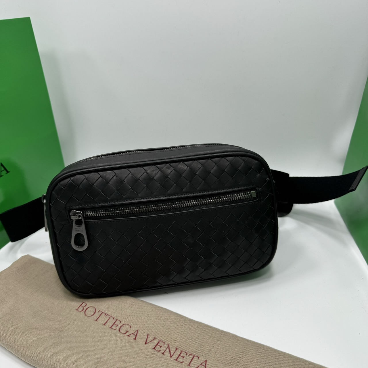 BOTTEGA Belt Bag กระเป๋าคาอก ดีไซส์สานเป็นเอกลักษณ์ everyday look เอาใจหนุ่มๆ สวยเท่คลาสสิก เกรดออริ 1:1