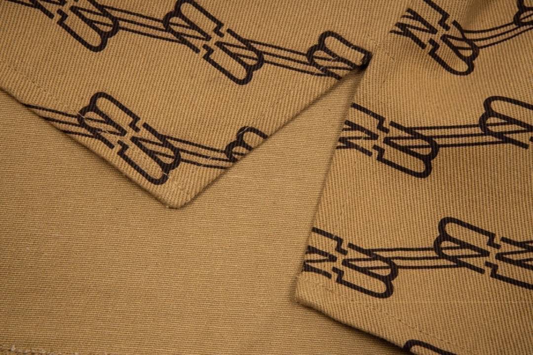 Balenciaga BB Monogram Minimal Shirt / Balenciaga shirt เกรดออริจินอล มีป้ายแท็กที่คอเสื้อ ใส่ได้ทั้งผู้หญิงผู้ชาย พร้อมส่งที่ไทย ภาพสินค้าถ่ายจากงานขายจริง ใช้งานต่างประเทศได้