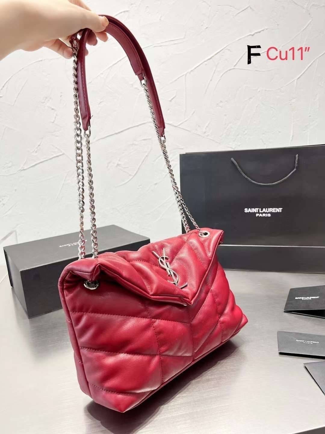 YSL PUFFER SMALL CHAIN BAG IN QUILTED มามุงค่าา ใครเล็งใบนี้มาแล้วน้า งานหนังสวยสมการรอคอย มาแบบครบเซ็ทพร้อมถุงผ้าและกล่อง นอกจากจะซื้อมาใช้เองแล้ว ก็เหมาะซื้อเป็นของขวัญให้คนรู้จักเช่นกันนะคะ