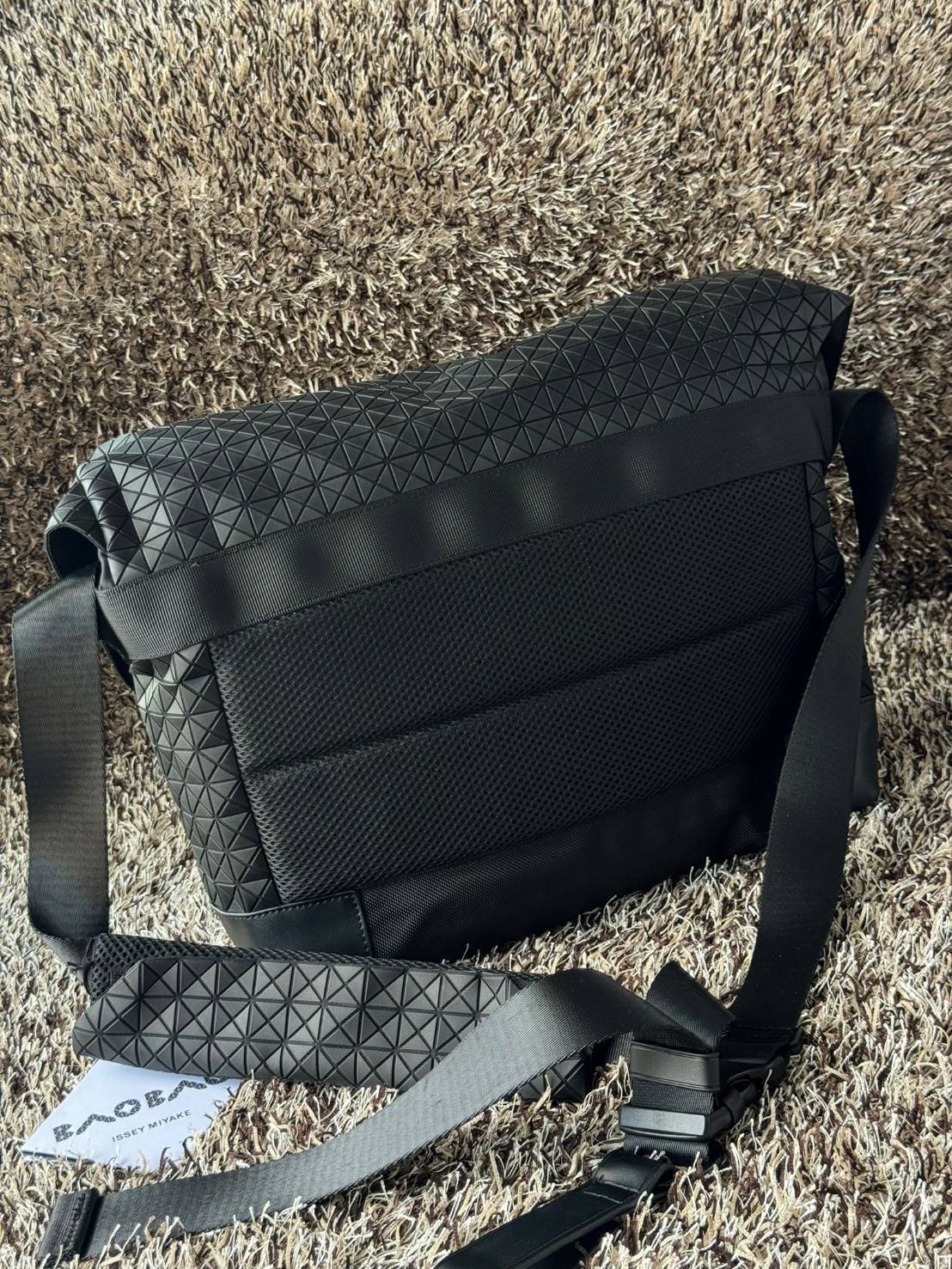 พร้อมส่ง 4 สี Baobao issey miyake Sling shoulder bag / Miyake geometric-panelled Laptop กระเป๋าสะพาย 🧡 เกรดออริจินอล 1:1 สลับแท้ ใช้งานต่างประเทศได้