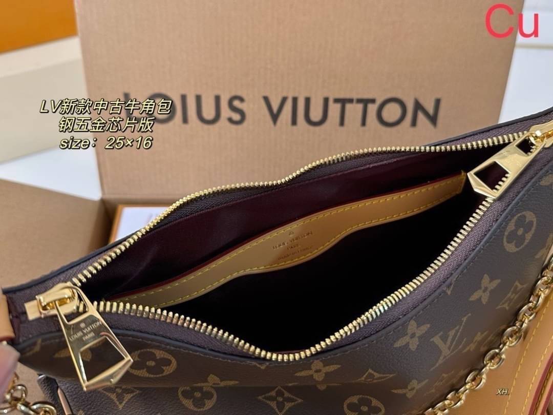 LV Boulogne monogram bag กระเป๋าสะพาย ดีไซน์คลาสสิครุ่นสุดปัง มีความหรูหราในตัวเอง ขนาดกลางๆพอดีลำตัว พกพาง่ายสะดวกแบบนี้ ต้องมีไว้ใช้สักใบ รับรองไม่ผิดหวังแน่นอน รีบจัดก่อนสินค้าหมดน๊าา😘