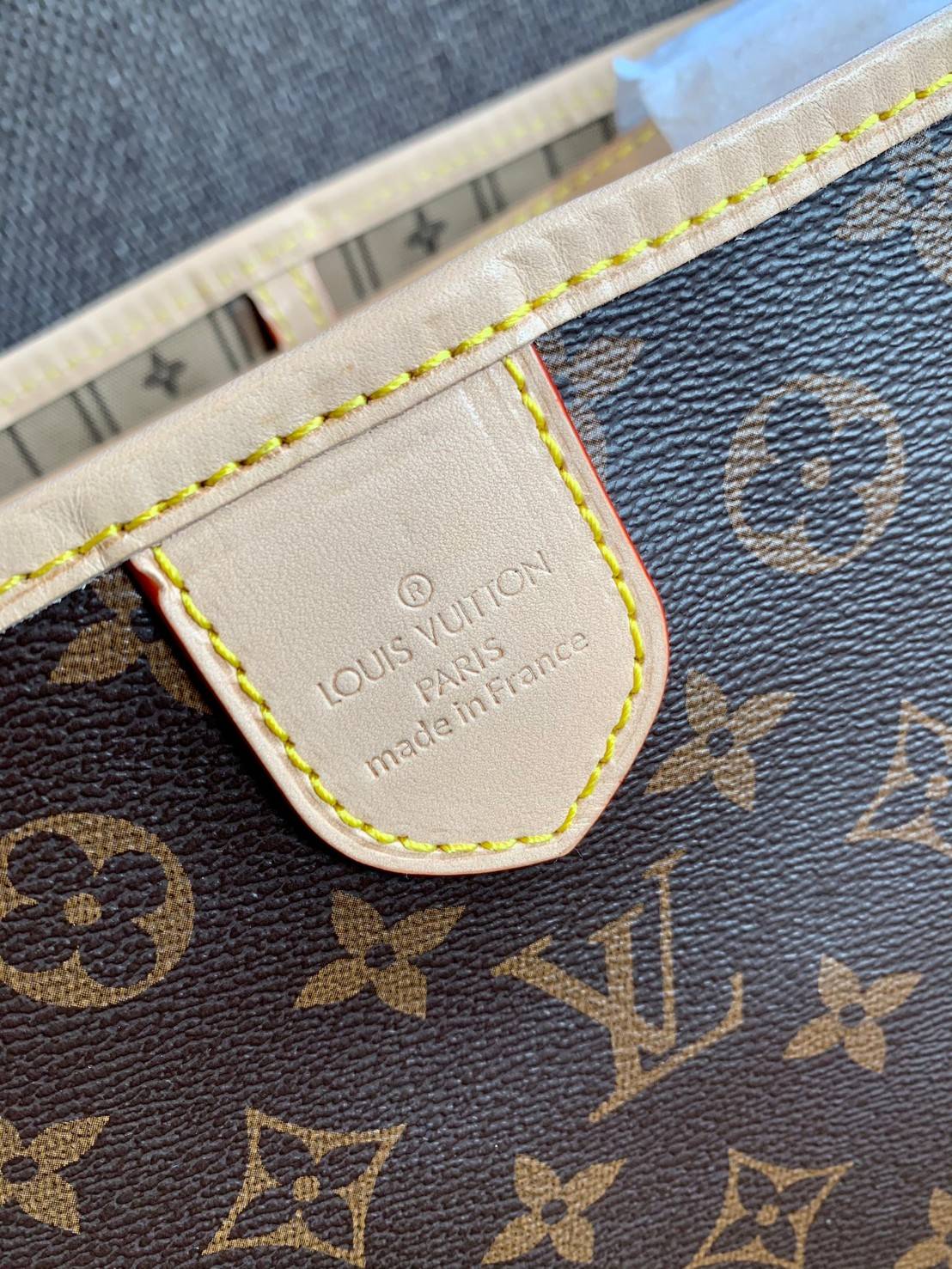 ชอบๆใบใหญ่ ใส่ได้เยอะจริงๆค่าา!! LOUIS VUITTON MONOGRAM DELIGHTFUL ((M)) ((PREMIUM GIFT LV)) พร้อมส่งค่ะสาวๆ กระเป๋าทรงสูง ใบใหญ่ หนังแกะสังเคราห์ นิ่มสวย ขอบหนังขัดสีธรรมชาติ((พื้นผิวจะมีสีดำๆ)) หูหิ้วปั้มโลโก้LV สวย