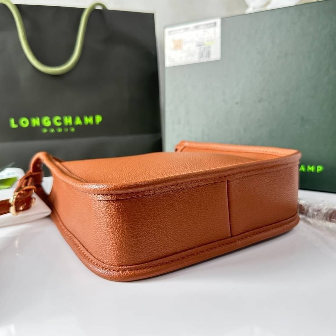 LONGCHAMP LE FOULONNÉ CROSSBODY BAG กระเป๋าสะพายที่เรียบง่ายและดูดี การออกแบบที่คล่องตัวของรุ่นนี้เหมาะอย่างยิ่ง