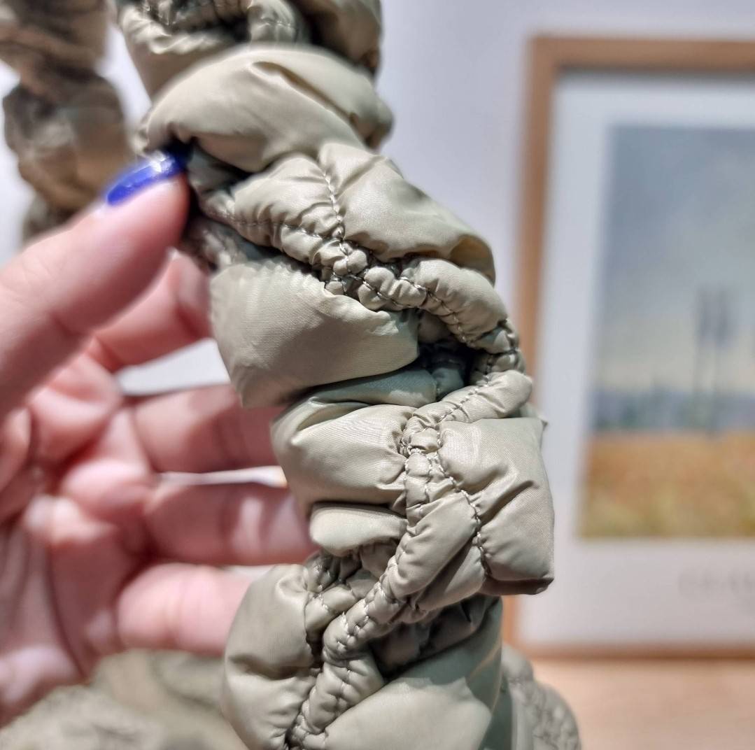 Carlyn cozy bag / Carlyn glaze bag 13 สีพร้อมส่ง อีกหนึ่งคอลเด็ด ที่ฮิตแบบฉุดไม่อยู่ กับไอเท็มนุ่มนิ่มจากเกาหลี พร้อมสีใหม่ล่าสุด กระเป๋าสะพายก้อนเมฆสุดเก๋ ที่สามารถใช้ได้หลากหลาย