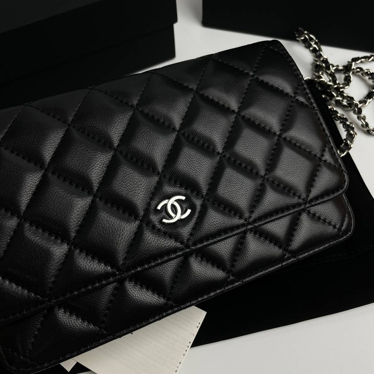 Chanel Wallet On Chain รุ่น Micro chip เกรดท็อปออริจินอล 1:1 สลับแท้ เกรดขายดีสุด งานสวยเป๊ะปัง ทรงสวยตรงปก ไม่ผิดหวัง ใช้งานต่างประเทศได้ ภาพถ่ายจากงานขายจริง
