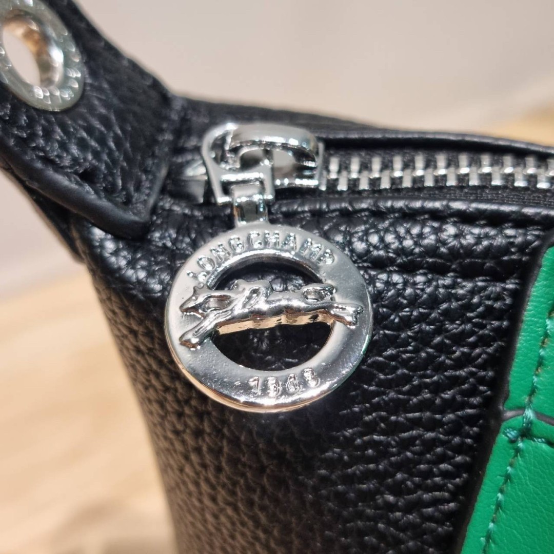 Longchamp le pliage xtra XS leather top handle bag กระเป๋าถือ/สะพายรุ่นยอดฮิต ที่มาในดีไซน์ทูโทน โดดเด่นมีกิมมิค น่ารักน่าใช้สุดๆ