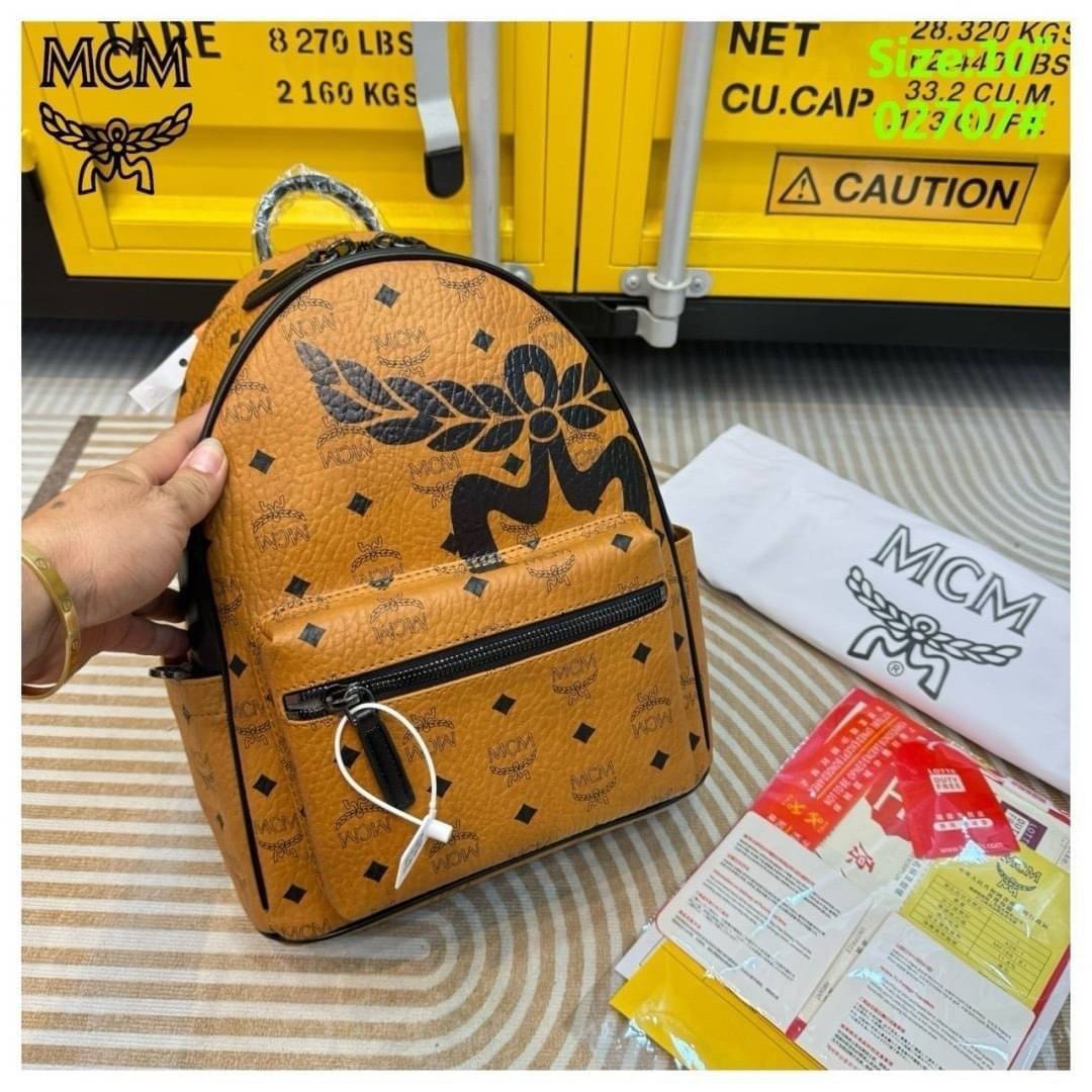 ORI | M.C.M Small Stark Mega Laurel Visetos Backpack กระเป๋าเป้คอลใหม่ไซส์เล็ก ดีไซน์โลโก้ด้านหน้าสวยหรูโดดเด่น Best seller Unisex ของงานเป้จริงๆ ใช้ได้ทั้งหนุ่มๆและสาวๆ