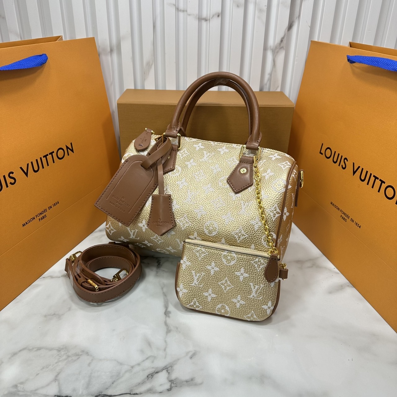 ORI หนังแท้ | LV Speedy P9 Bandoulière 25 Bag กระเป๋าสะพายทรงหมอนสปีดี้ คอลใหม่ล่าสุดหรูหราโดดเด่น รูปทรงใช้งานง่ายสวยตลอดกาล ใช้ได้กับทุกลุค ทุกโอกาส ภายในโล่งกว้างมาก ใส่ของสำคัญได้ครบแน่นอนจ้า