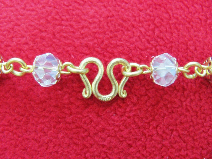 สร้อยคอทองเหลืองคริสตัลค่ะ