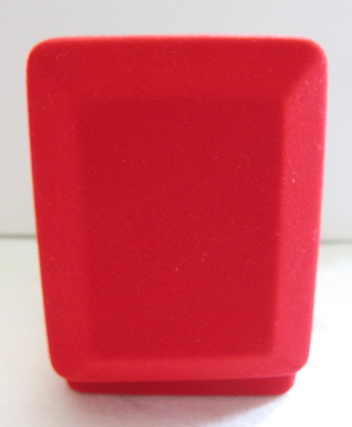 สินค้าหมดค่ะ กล่องกำมะหยี่ใส่จี้พระแบบใหญ่ แบบ1ค่ะ