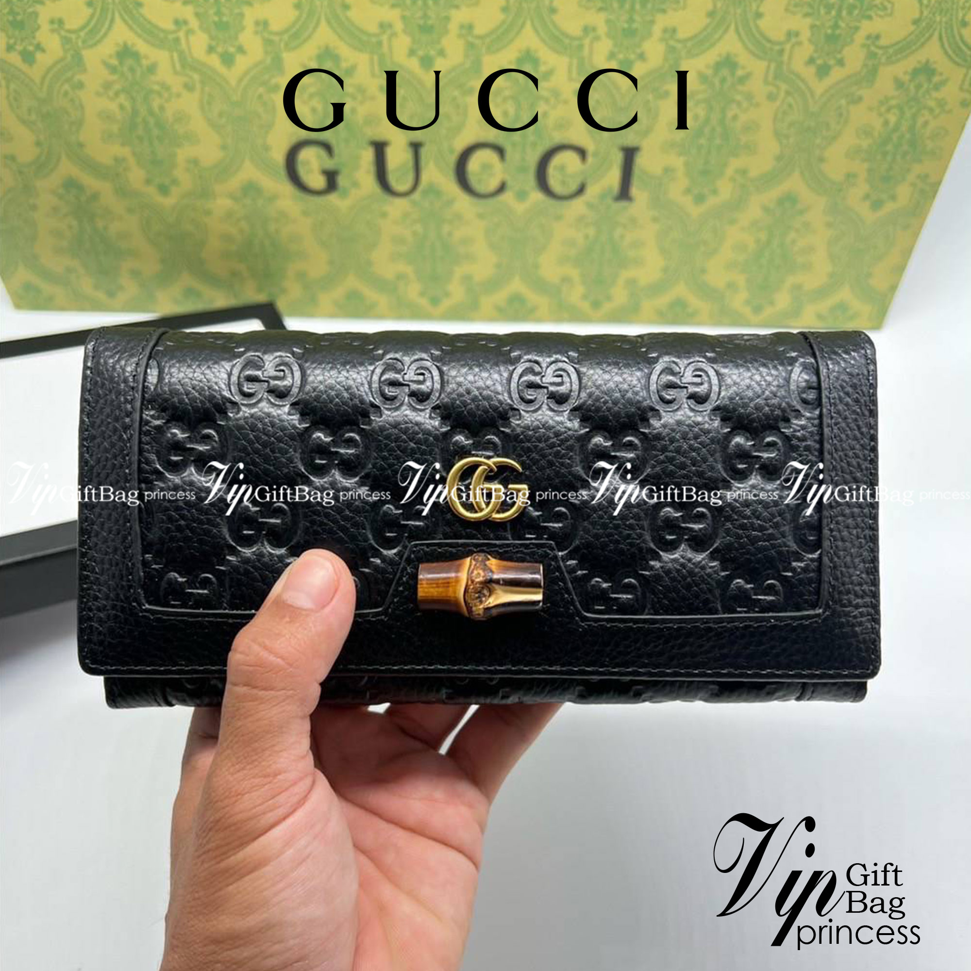 GUCCI LONG WALLET / GUCCI WALLET กระเป๋าสตางค์ใบยาว งานหนังแท้ ผสมผสานความสง่างามและคลาสสิกที่เข้ากับยุคสมัย ด้านหน้าโดดเด่นด้วยซิกเนเจอร์แบรนด์ เป็นอีกหนึ่งรุ่นที่ดาราเชเลปใช้กันเยอะมาก พร้อมส่งที่ไทย ภาพสินค้าถ่ายจากงานขายจริง ใช้งานต่างประเทศได้ค่ะ