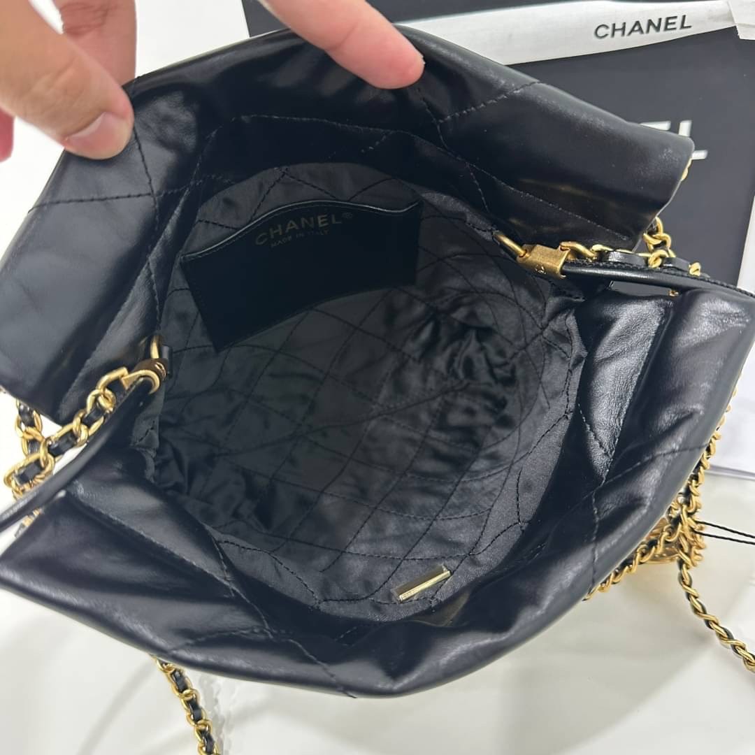 CHANEL 22 MINI HANDBAG Shiny Calfskin & Gold-Tone Metal พร้อมส่ง เกรดออริจินอล สลับของแท้ ใช้งานต่างประเทศได้ ภาพถ่ายจากงานขายจริง