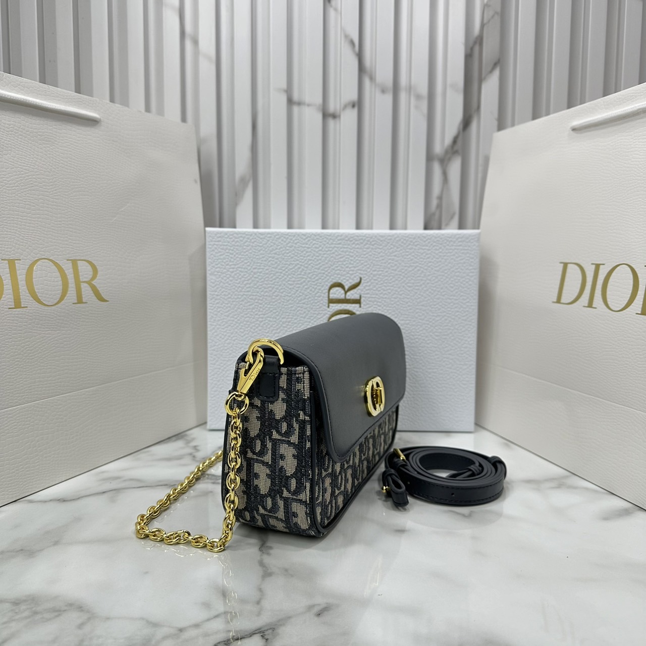 DIOR 30 Montaigne Avenue East-West Double Carry Mini Bag กระเป๋าสะพายทรงพอชรุ่นใหม่ winter 2024 สวยหรู ดีเทลแพง รุ่นที่ใครเห็นเป็นต้องรัก