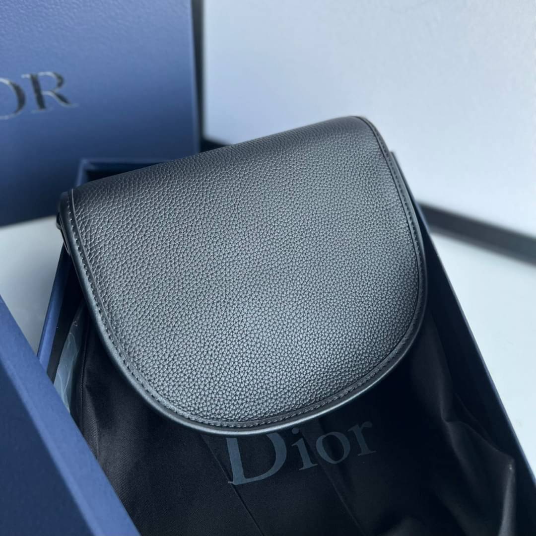Dior Messenger Gallop Bag / DIOR Mini Gallop Bag with Strap Black Grained Calfskin เกรดใช้งานสลับใบจริงได้ หนังแท้ เทพออริจินอล เป็นรุ่นสั่งทำพิเศษ ภาพสินค้าถ่ายจากงานขายจริงใช้งานต่างประเทศได้