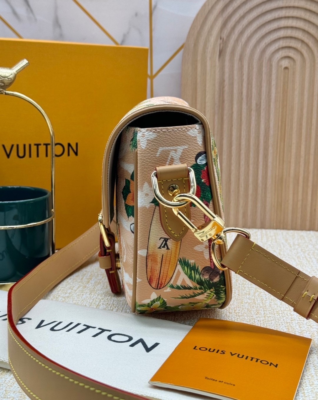 LV Montsouris PM Messenger Bag / LV Limited Bag กระเป๋าสะพายลวดลายฤดูร้อนสวยงาม รุ่นลิมิเต็ดมีจำนวนจำกัด เกรดออริ 1:1 ใช้งานต่างประเทศได้