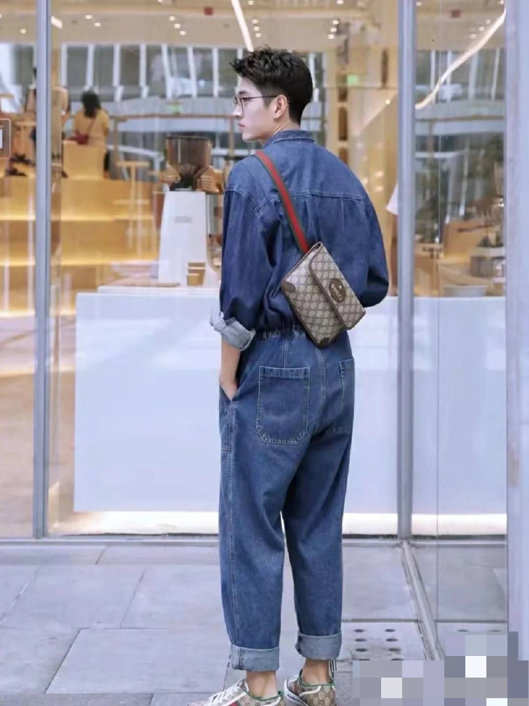 GUCCI neo vintage GG supreme belt bag ฮอตฉ่ำๆ กับกระเป๋าคาดอกรุ่นคลาสสิค ดีไซน์เท่ หรู สไตล์สปอร์ต ขนาดกำลังดี พกพาง่าย คาดไปไหนก็ได้สบายๆ