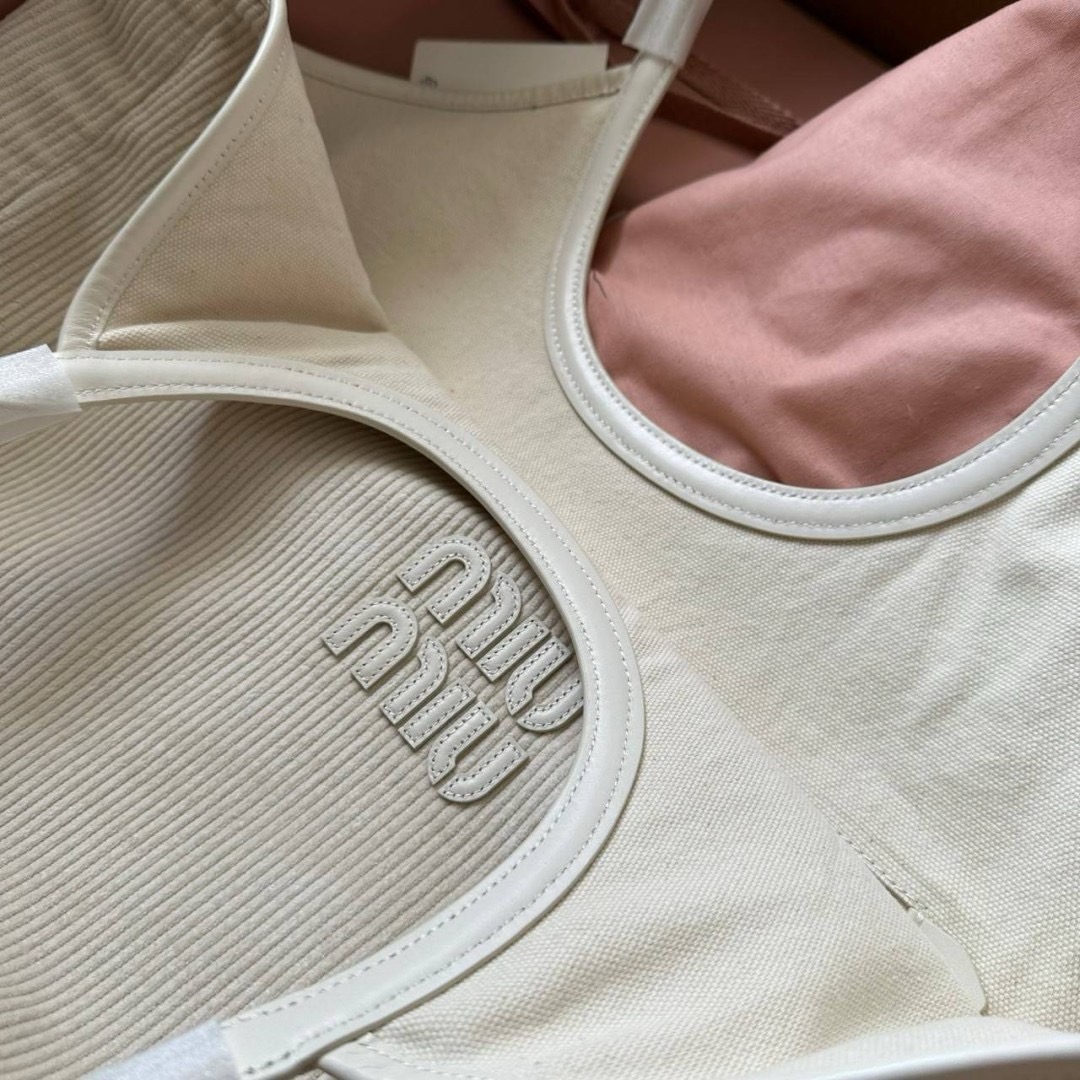 MIU MIU IVY corduroy bag / MIU MIU Tote Bag กระเป๋าถือสะพาย เกรดออริ ท็อป vip 1:1 เกรดงานปราณีตละเอียด ผ้าลูกฟูกอย่างดี เกรดดีสุด ใช้งานต่างประเทศได้