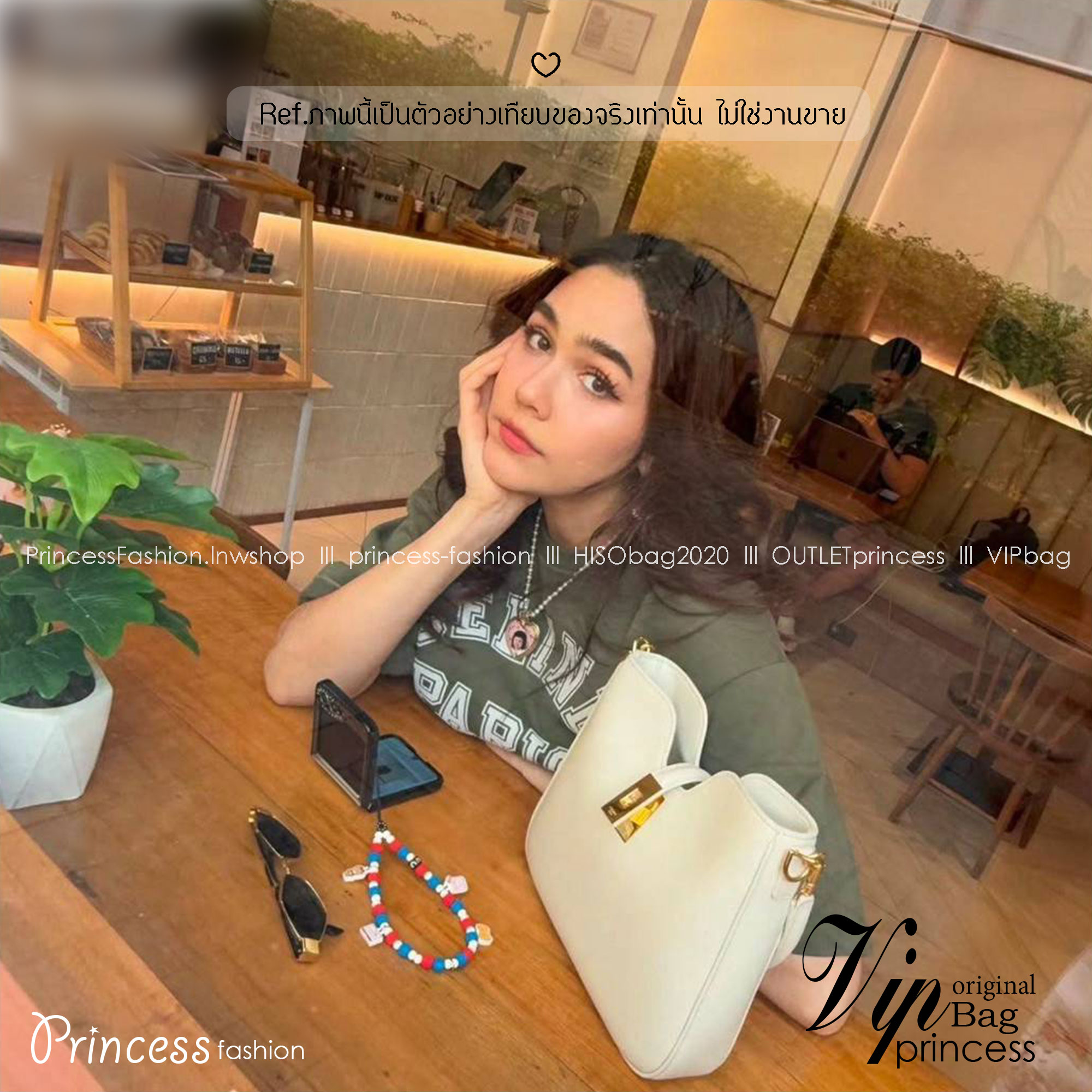 CELINE SMALL CAMILLE 16 SOFT BAG IN SMOOTH LEATHER กระเป๋าทรงโฮโบที่ตัวแม่ตัวมัมใช้กันเยอะสุดๆ ด้วยรูปทรงยอดนิยม สะดวกใช้ด้วยอะไหล่บิดล็อค สีทองสวยโดดเด่น