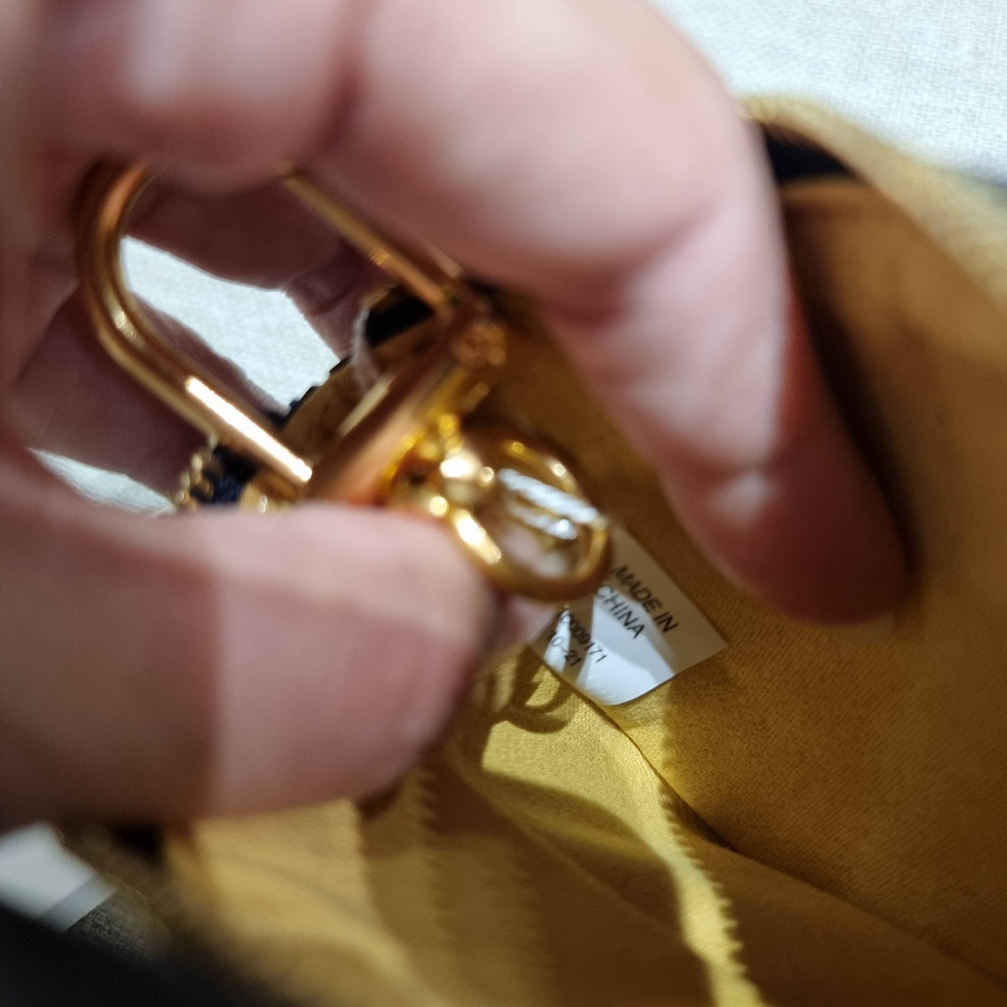 TORY BURCH T MONOGRAM CARD CASE KEY RING ใหม่ล่าสุด กับกระเป๋าเอนกประสงค์สำหรับถนอมบัตร น่ารัก คิ้วท์ๆ ใบจริงน่าใช้มาก