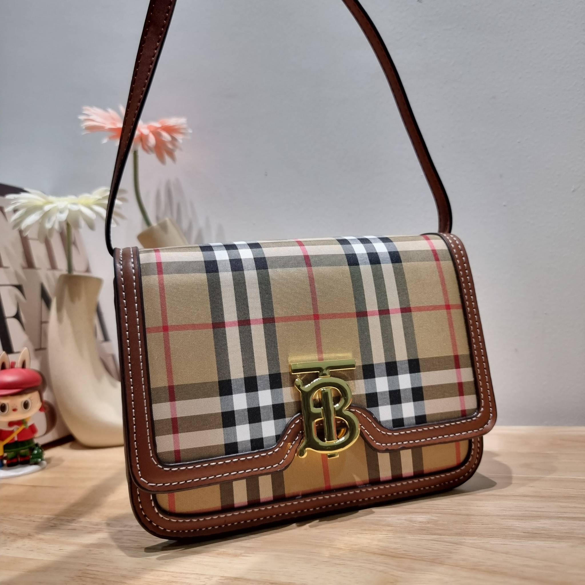 BURBERRY FRAGRANCES CROSSBODY BAG / BURBERRY SMALL CHECK CANVAS AND LEATHER TB BAG เบสท์ไอเท็ม!! คอลเลคชั่นที่ปังตลอดปี