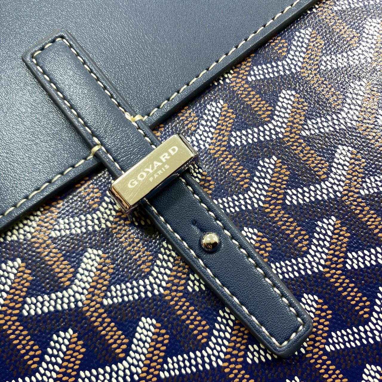 ORI หนังแท้ | Goyard Coursier Messenger bag กระเป๋าแมสเซ็นเจอร์ดีไซน์ใหม่ กะทัดรัดใช้งานได้อย่างคล่องตัว เหมาะมากสำหรับสายสปอร์ต ที่สุดของความหรูตอบโจทย์การใช้งาน ใบจริงสวยงามตามรูปค่ะ