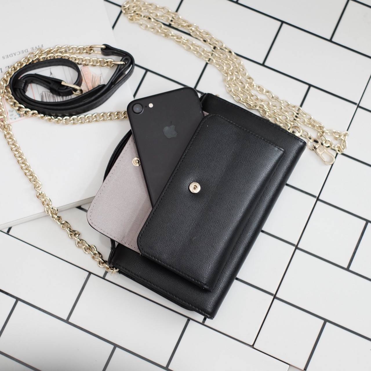 รุ่นขายดี **หนังวัวแท้สวยมาก KEEP • Ari • กระเป๋า สตางค์ยาว ปรับเป็นคลัช หรือถือ สะพาย ก้อได้หมด ขนาด กะลังดี ทรงสวย แค่ใบเดียวจบ! หนังคุณภาพเยี่ยม ภายใน จุของคุ้ม ใส่บัตร ใส่มือถือได้ทุกรุ่น ใบนี้ จะแต่งกับ Look ไหนก้อเข้ากันได้ดีแน่นอนค๊า Don't mis