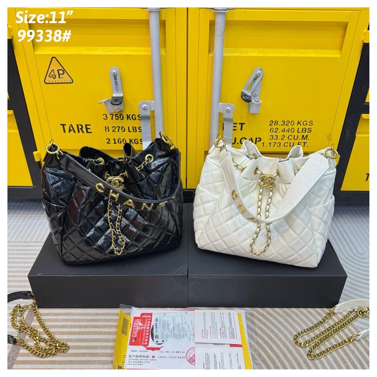 Chanel Bucket Bag กระเป๋าสะพายทรงบัคเก็ต สายสะพายโดดเด่นด้วย font โลโก้สีทองสวยหรู มีช่องใส่ของด้านข้างตอบโจทย์การใช้งานได้ดี ภายในโล่งกว้าง จุของได้เยอะ คุ้มค่ามากๆ