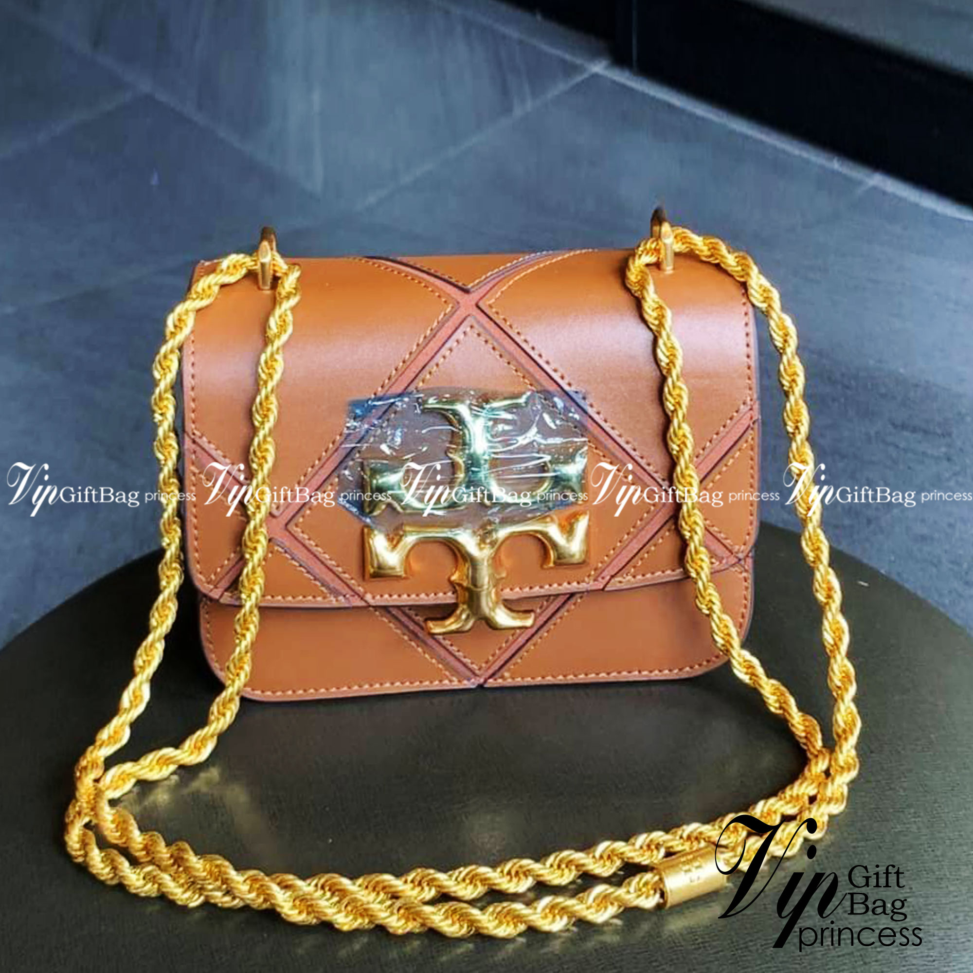 TORY BURCH ELEANOR SMALL SHOULDER BAG / Tory Burch Eleanor quilted shoulder bag น้องเล็ก หรู ดูแพง ลุคไหนๆ ใบนี้เอาอยู่เลยค่าา! Best seller ใครยังไม่มีติดตัว รอบนี้จัดเลยค่าา