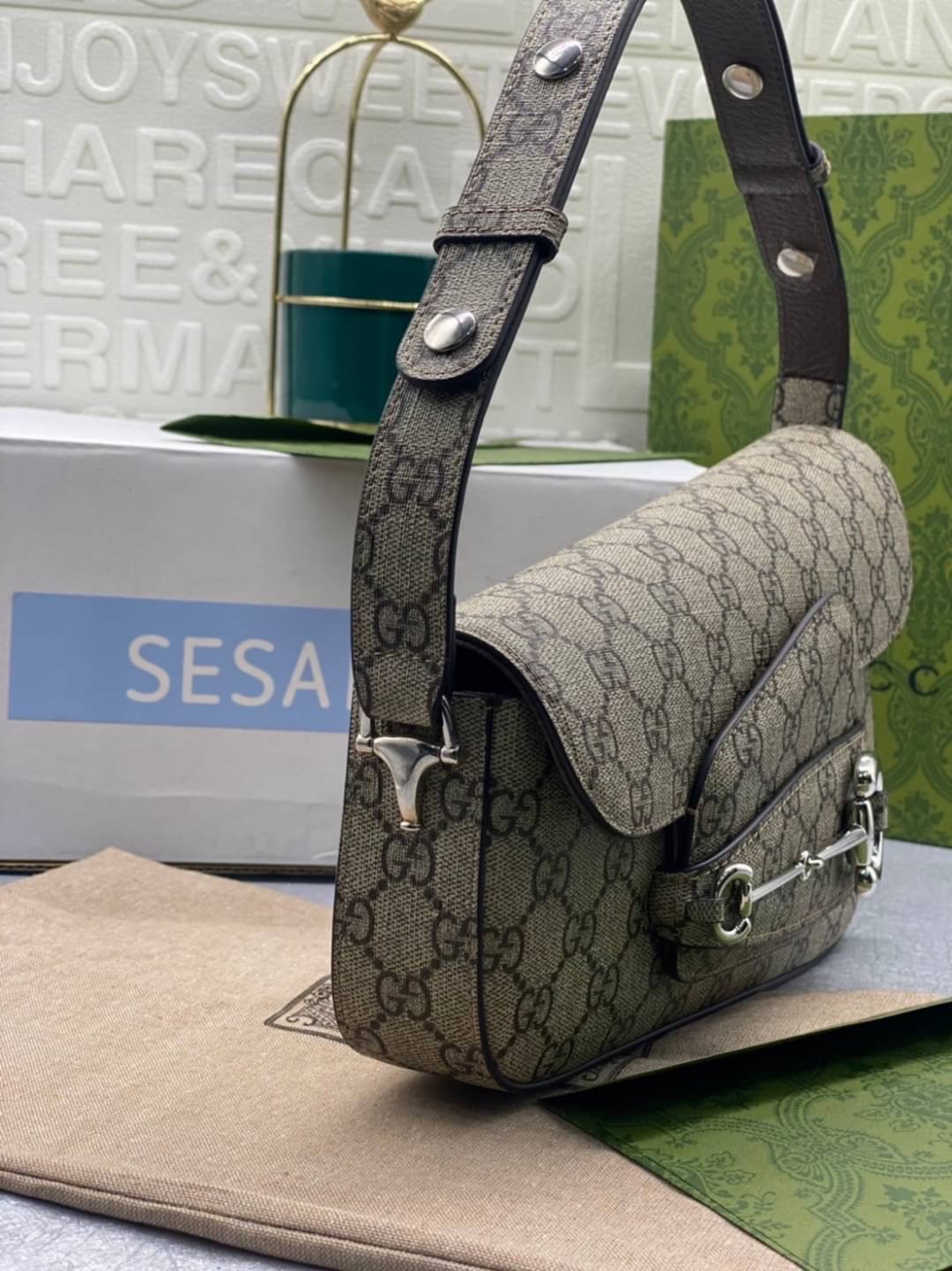 GUCCI HORSEBIT 1955 SMALL SHOULDER BAG กระเป๋าสะพายถือหรือสะพายไหล่ แคนวาสสวยอย่างดี เกรดท็อปออริจินอล 1:1 เกรดดีสุด สลับแท้