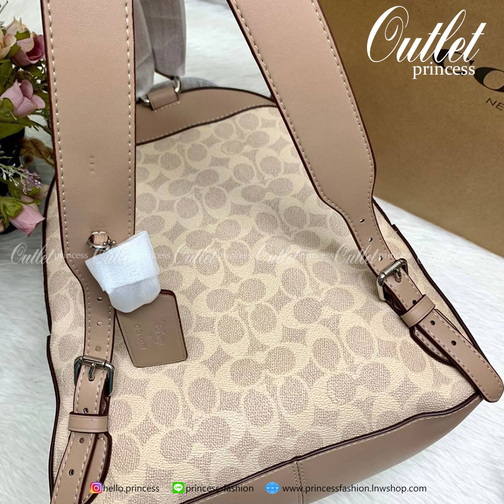 COACH LARGE SIGNATURE CAMPUS BACKPACK (32754) กระเป๋าสะพายหลังแบบมีหูหิ้ว หนังแท้อย่างดี หนังสมูทมากๆค่ะ พร้อมสีสุดคลาสสิค! ด้านหน้ามีช่องซิปขนาดกลางให้หนึ่งช่อง เปิดปิดช่องหลักแบบซิปคู่ ภายในกว้างมากๆค่ะ ใส่ได้เยอะทีเดียว มีช่องซิปและช่องเล็กใส่ของจุกจิก