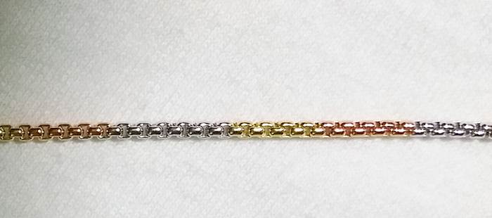 สร้อยคอผู้หญิงสามกษัตริย์ลายผ่าหวาย ความยาวทั้งเส้น17นิ้วค่ะ