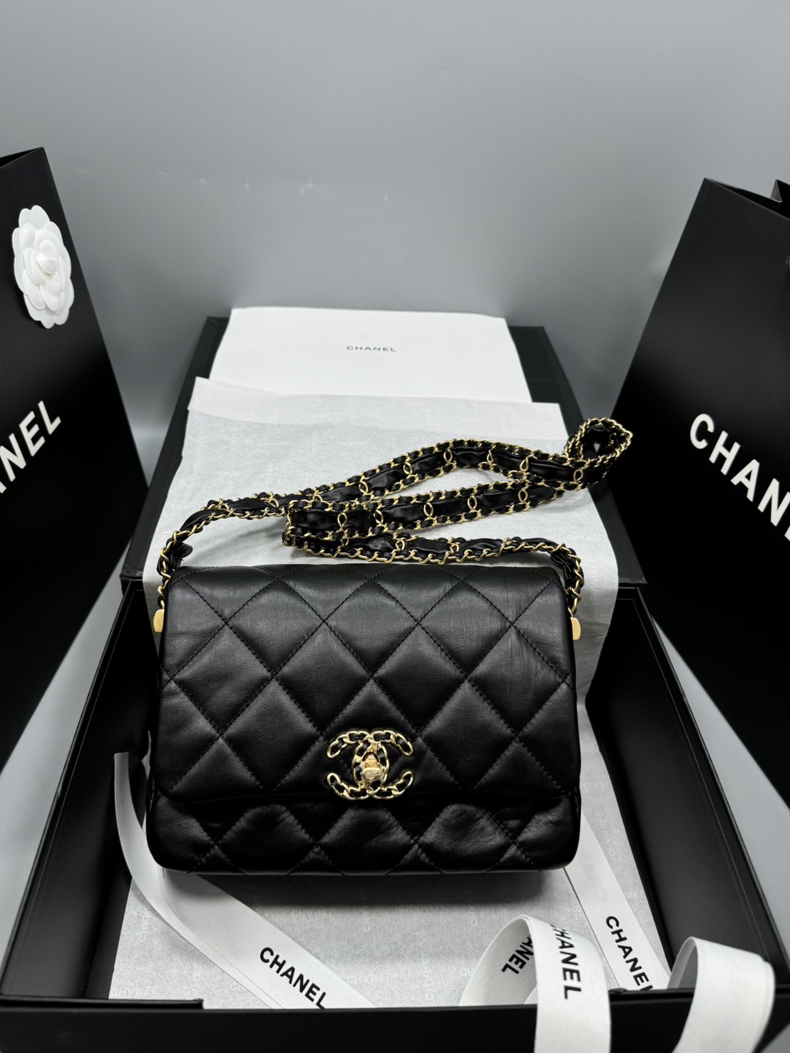 CHANEL 19 Flap Bag กระเป๋าสะพายหนังแท้ เกรดออริ ท็อป สลับแท้ 1:1 ผ่านทุก ตม ใช้งานต่างประเทศได้