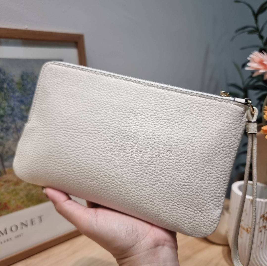 COACH DOUBLE ZIP WALLET IN SIGNATURE CANVAS / C5576 / C5610 / C7313 พร้อมส่ง 8 สี ใหม่ล่าสุด คอล 2023 กระเป๋าคล้องมือใบใหญ่ ดีไซน์ใหม่เล่นระดับ เพิ่มลูกเล่นและดีเทลให้ดูน่าใช้ยิ่งขึ้น