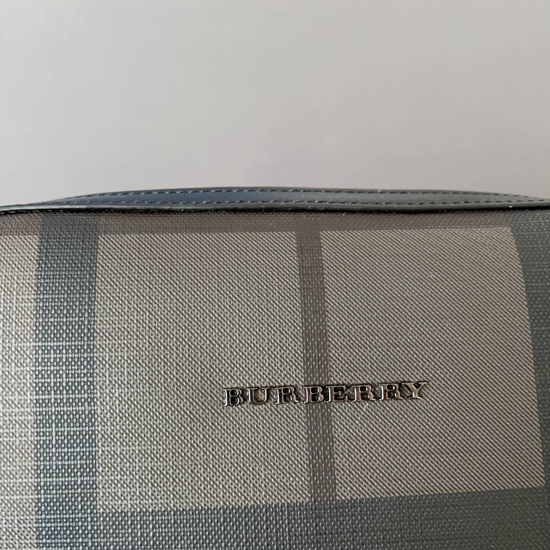 Burberry New Men's Casual Messenger Bag Printed Shoulder Bag / BURBERRY CROSSBODY VINTAGE BAG 2022 พร้อมเป็นของขวัญ มอบให้คุณผู้ชายแล้วค่ะ วัสดุหนังโทนสีสุภาพ คลาสสิก