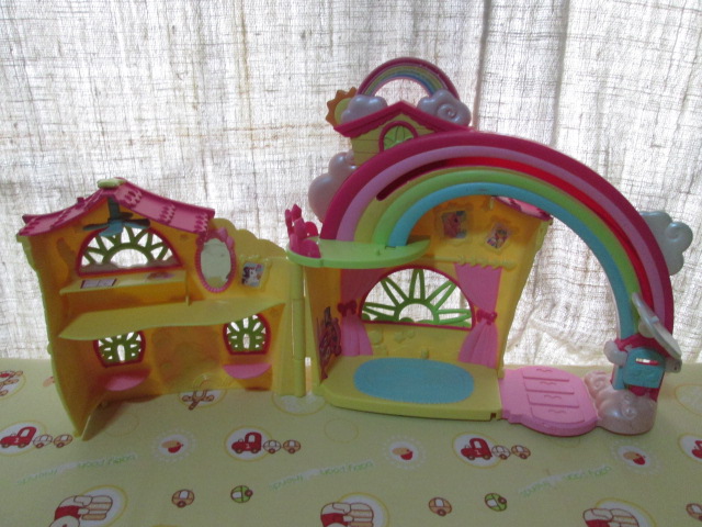 My Little Pony Ponyville Rainbow Dash House บ้านตุ๊กตา my little pony มือสองสภาพดีค่ะ