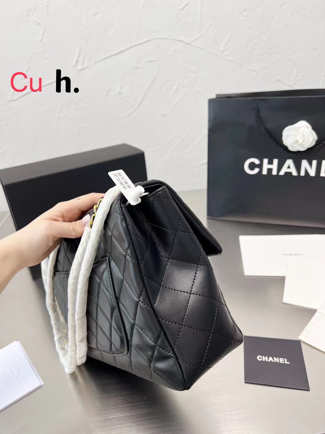 Chanel classic flap bag with chain / CHANEL BAG พร้อมส่ง กระเป๋าสะพายสุดหรู สวยดูแพง รูปทรงคลาสสิค สายสะพายโซ่ในตัว **รอบนี้จัดราคาพิเศษสุดคุ้ม งานสวยเกินราคาค่ะ
