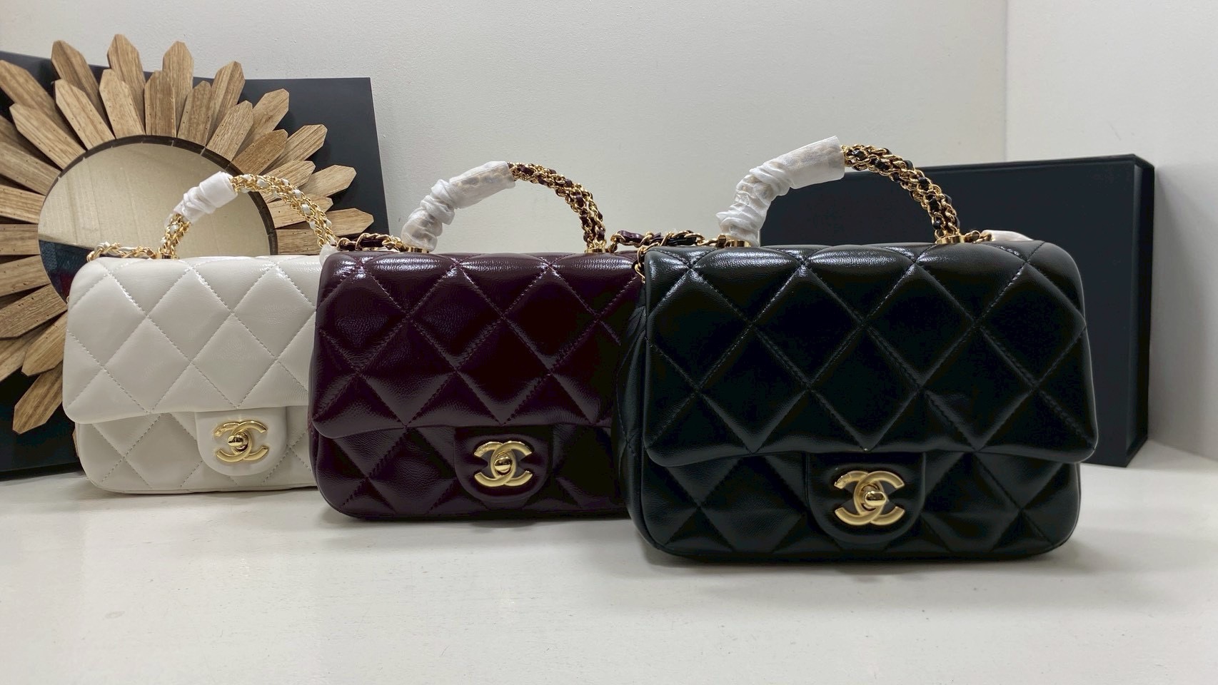 ORI หนังแท้ | Chanel Mini Flap Bag With Top Handle กระเป๋าสะพาย กระเป๋าถือพร้อมหูจับหรูหราร้อยโซ่สีทอง สายสะพายโซ่ ขนาดกะทัดรัดใช้งานง่าย