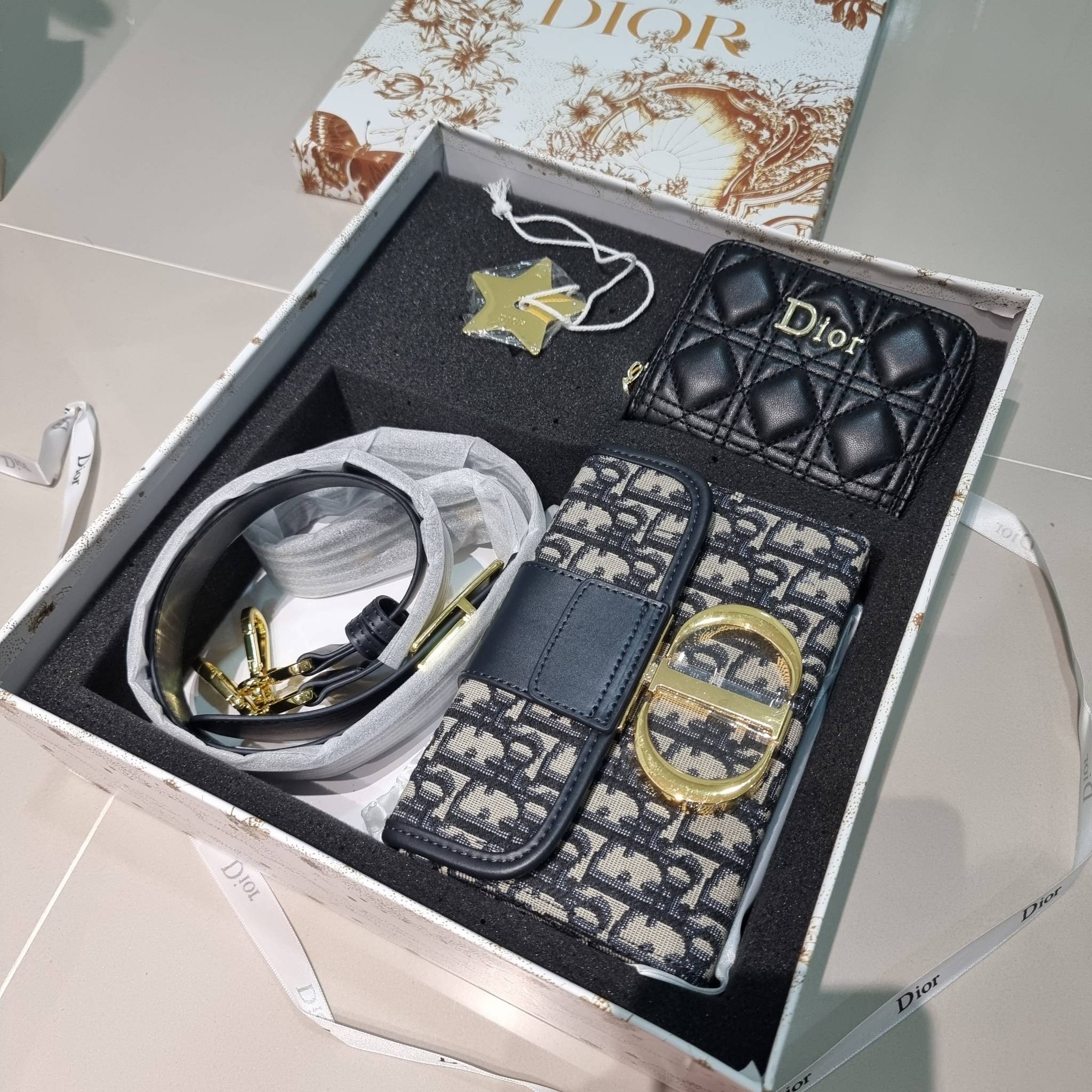 DIOR SET BAG / DIOR 30 Montaigne Bag / DIOR ANAGRAM BOX SET / CD LIMITED EDITION GIFT BOX WITH GOLD STAR BOUTIQUE SET พร้อมเสิร์ฟครบชุด แรร์ไอเท็ม ที่ถูกรวมไว้ในหนึ่งเดียว