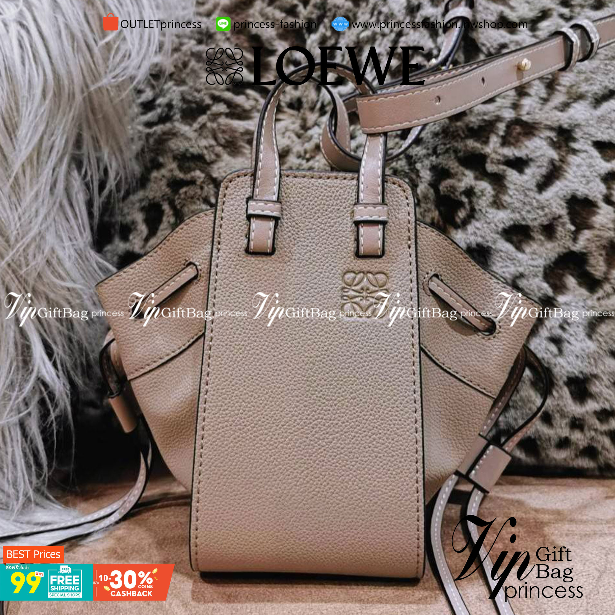 LOEWE HANDLE & SHOULDER BAG GIFT WITH PURCHASE (GWP) กระเป๋าถือหรือสะพายหนังแท้พรีเมี่ยมกิ๊ฟ Limited จาก LOEWE PERFUME DUTYFREE รุ่น Rare items สุดๆวัสดุหนังแท้ Calfskin หนังสวยดีไซน์คงเอกลักษณ์แบรนด์ สามารถปรับใช้ได้หลายทรงด้านข้างมีหูรูดปรับขยายทรงได้ภา